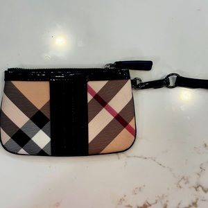 Women’s Burberry wrist clutch